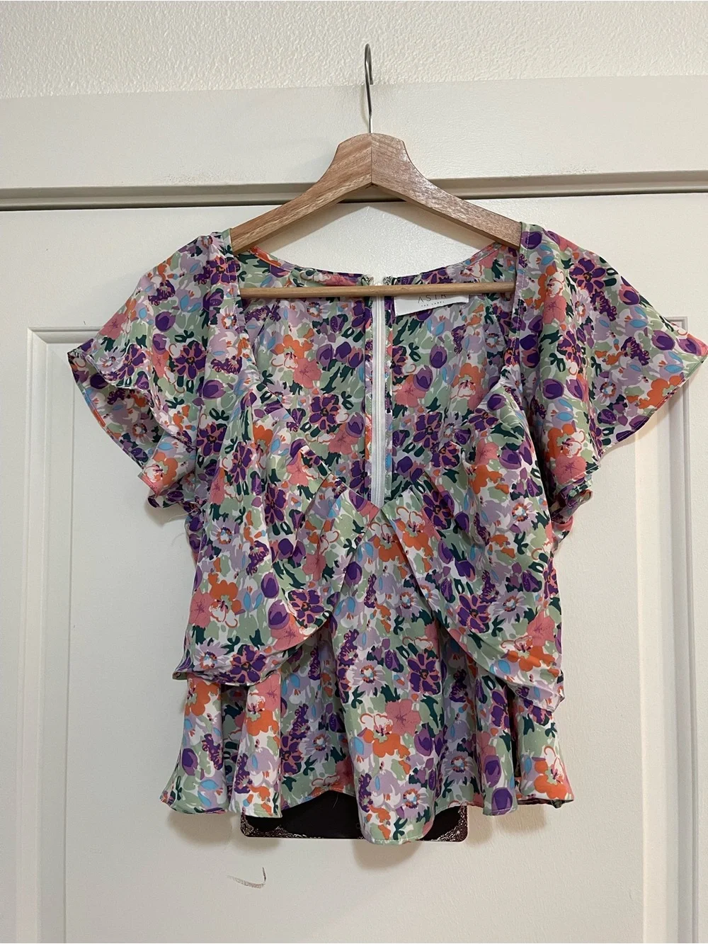 ASTR The Label Kinley Floral Flutter Sleeve Top